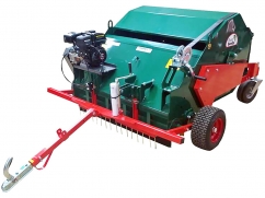 Trailed paddock cleaner powered by petrol engine - working width 120 cm